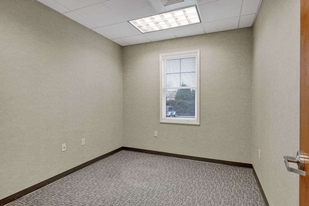 Cross Park Center: 9123 - 9131 Cross Park Drive, Knoxville, TN 37923